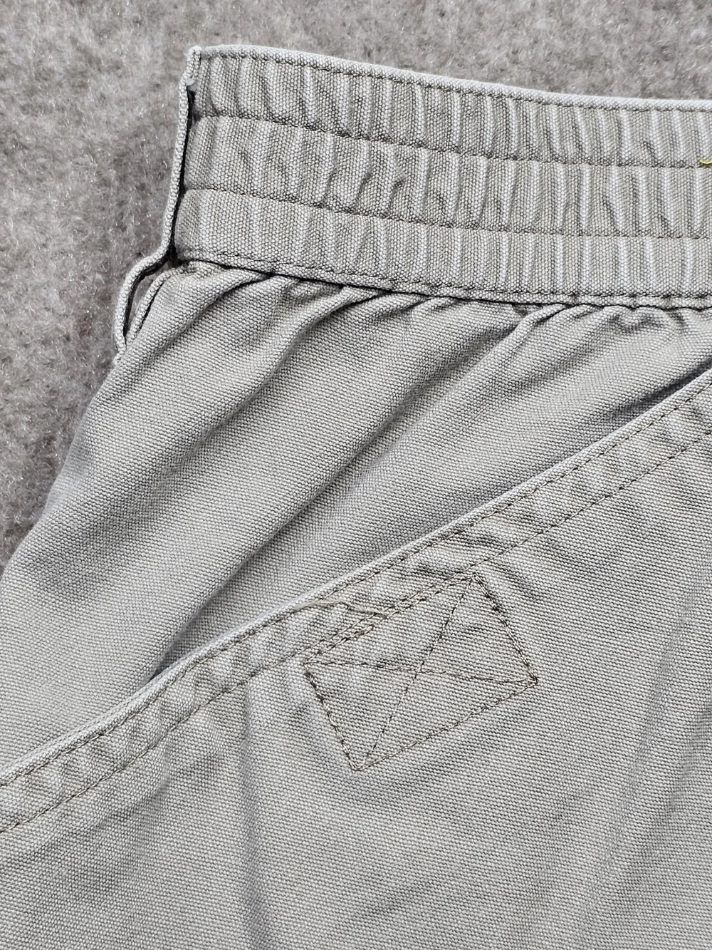 Y2K Cabela’s Men’s Cargo Shorts Size 40 Khaki Short Inseam Elastic Waist